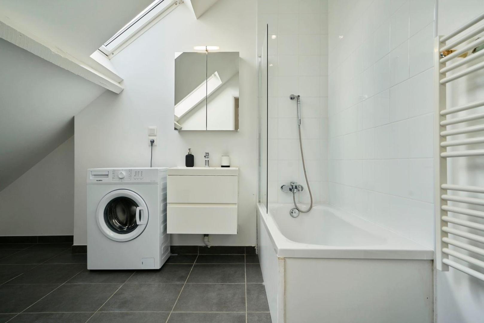 Duplex 2 Bedrooms 2 Bath Лил Екстериор снимка