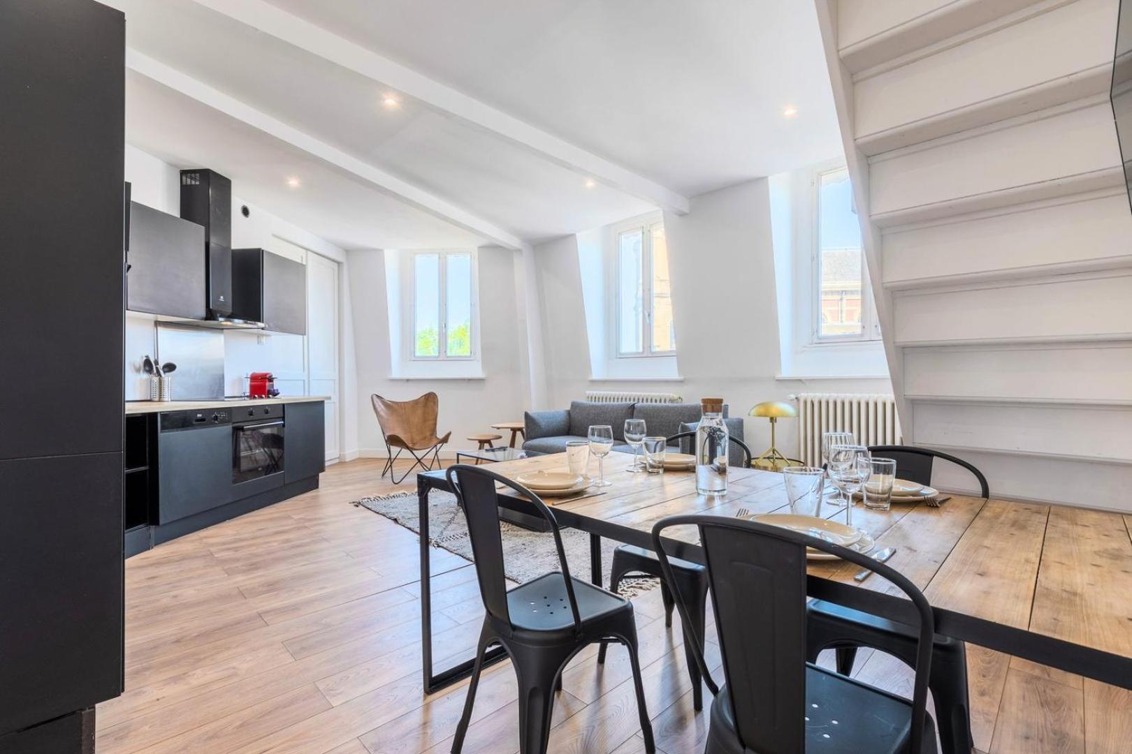 Duplex 2 Bedrooms 2 Bath Лил Екстериор снимка