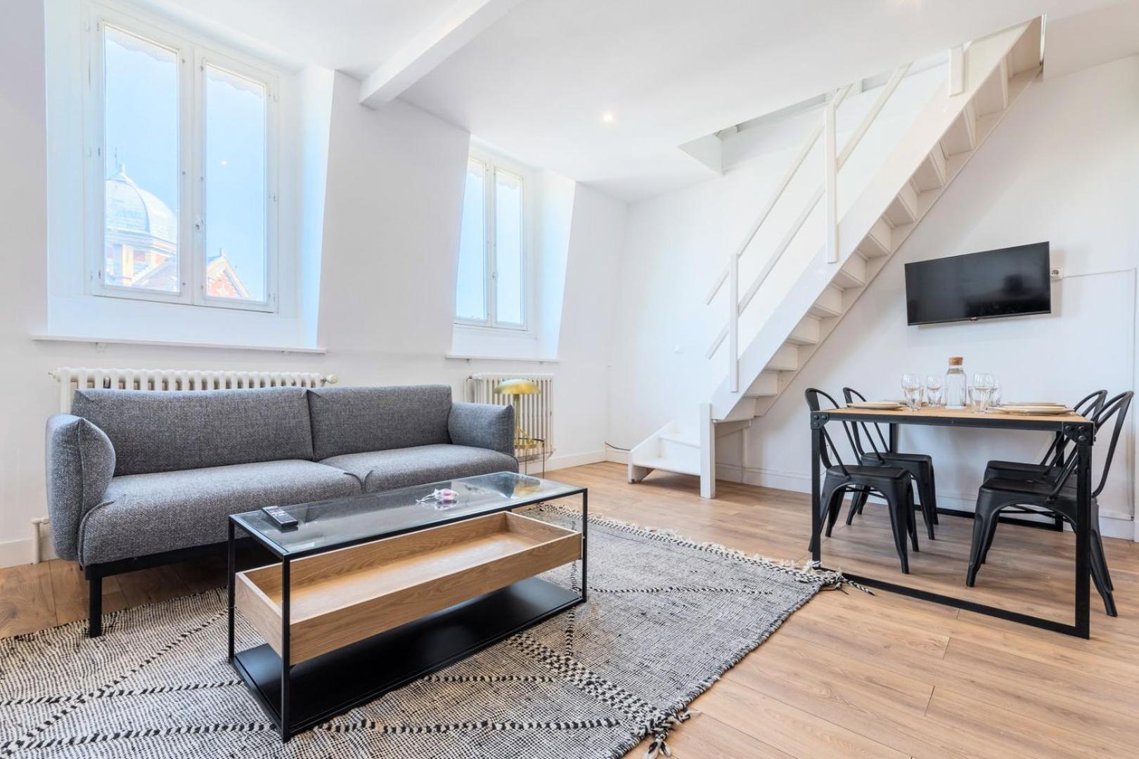 Duplex 2 Bedrooms 2 Bath Лил Екстериор снимка